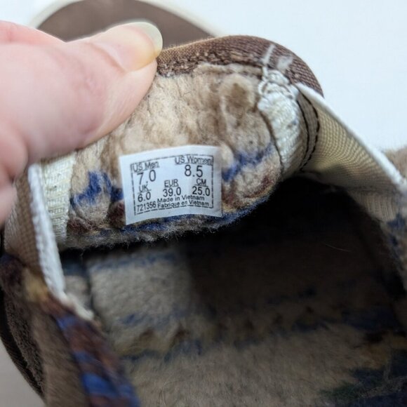 Vans Classic Slip on Sherpa lined shoes size men 7 woman 8.5 Brown main image 6